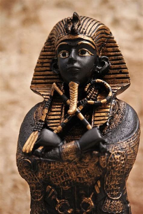 Faraon nude photos